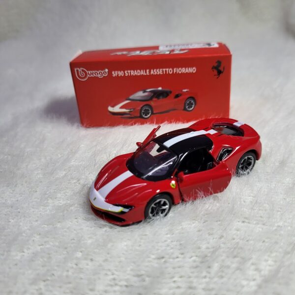 Bburago SF90 Stradale Assetto Fiorano  - 1:64 scale - Image 2