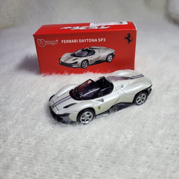 bburago Ferrari daytona sp3 red