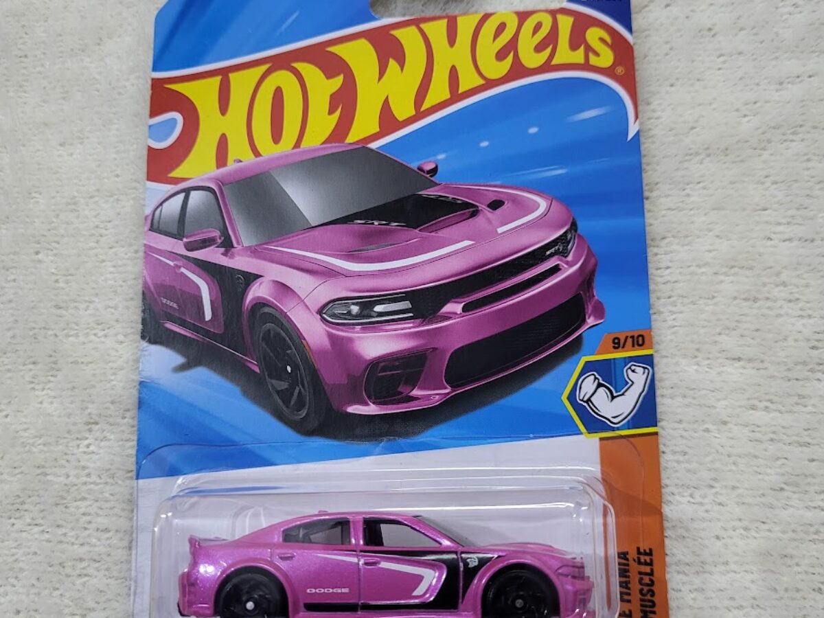 Exclusive Hot Wheels '20 Dodge Charger Hellcat - N case - gaurstrendy