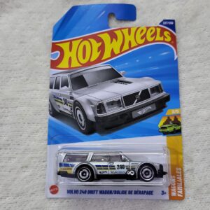 Hot Wheels Volvo 240 Drift Wagon N Case