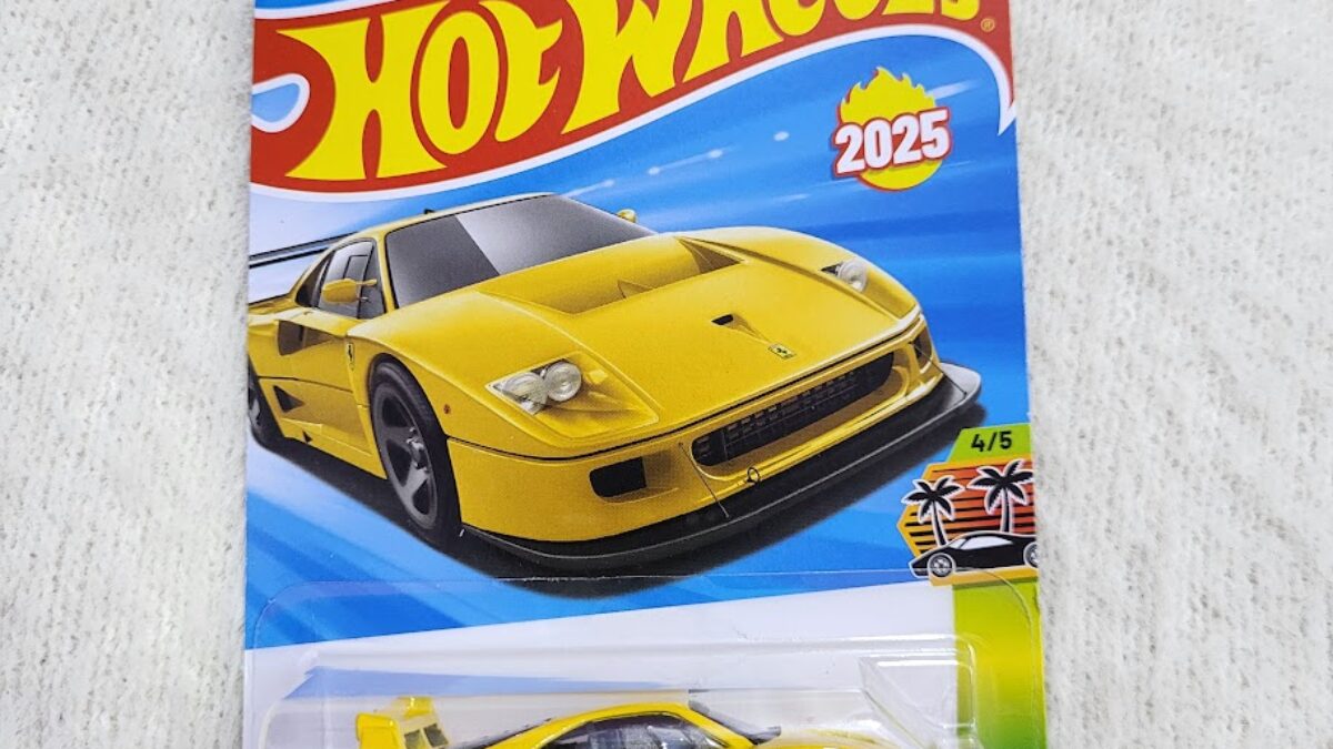 Exclusive Hot Wheels Ferrari F40 Competizione Yellow Q Case