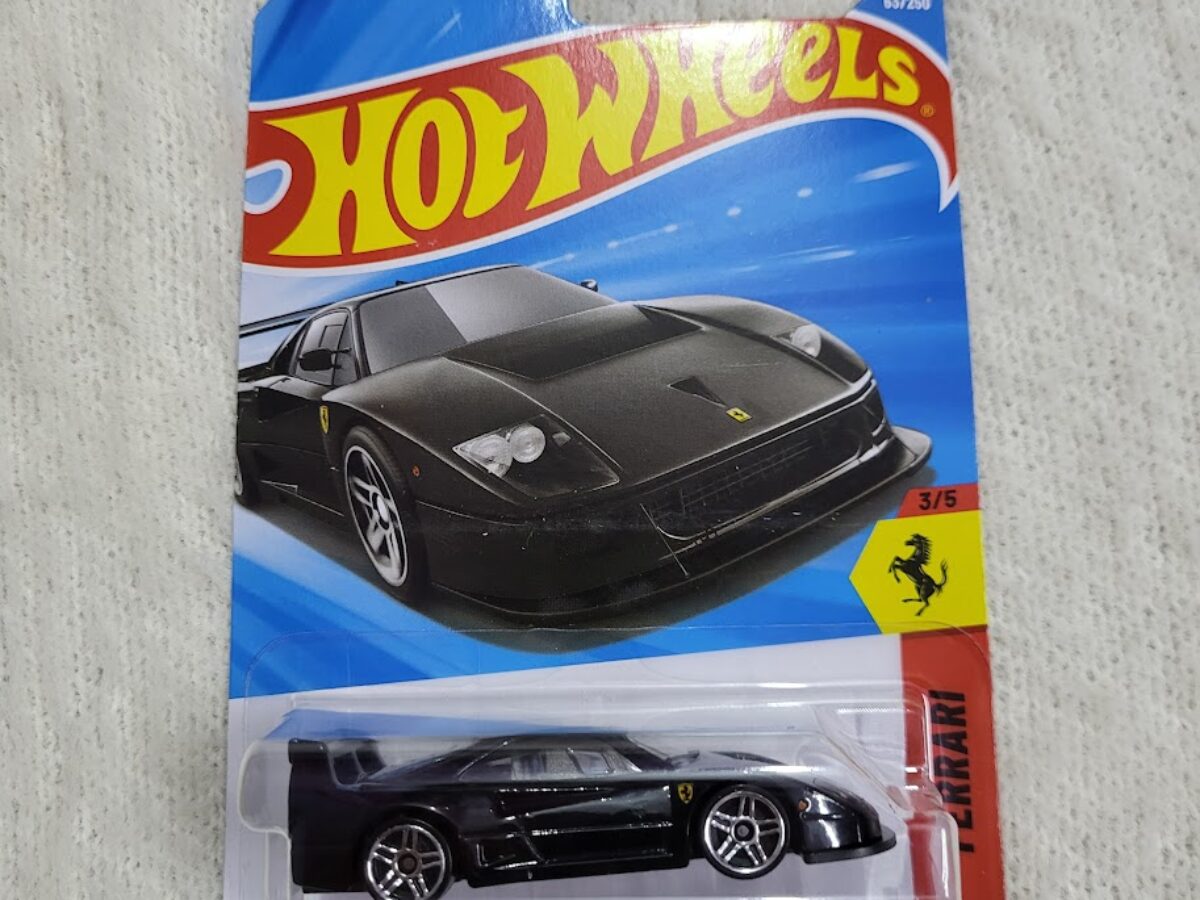 Hot-Wheels-Ferrari-F40-