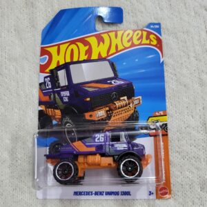 Hot Wheels Mercedes Benz Unimog 1300L D Case 2026