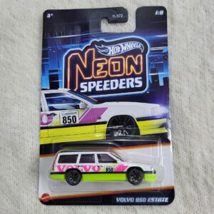 Hot Wheels Volvo 850 Estate - Neon Speeders
