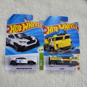 Hot Wheels Ford Mustang Mach-E 1400 and 5 Alarm