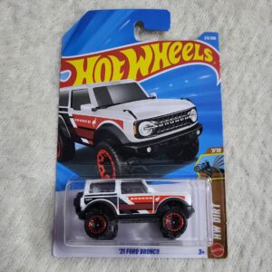 Hot Wheels 21 Ford Bronco L case 2026