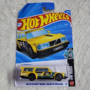 Hot Wheels Volvo 240 Drift Wagon L Case 2026
