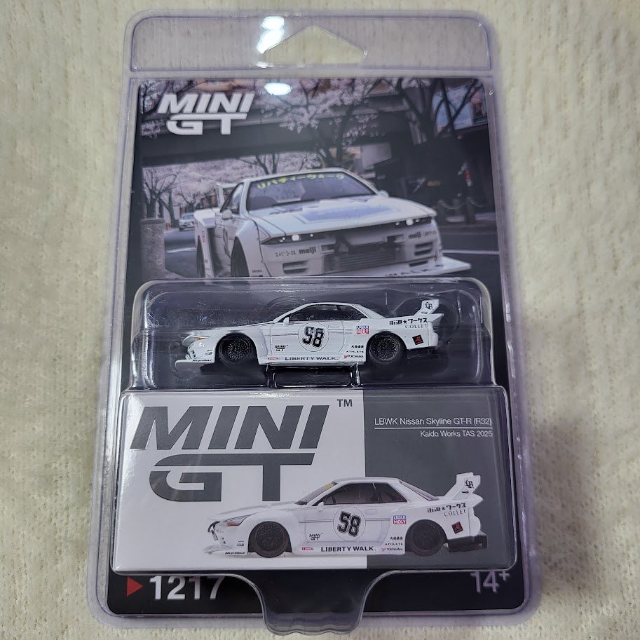 Mini GT LBWK Nissan Skyline GT-R (R32) - Kaido Works TAS 2025